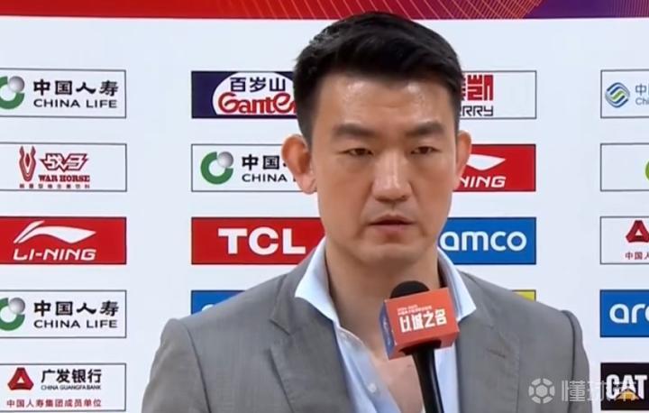 他的到来虽